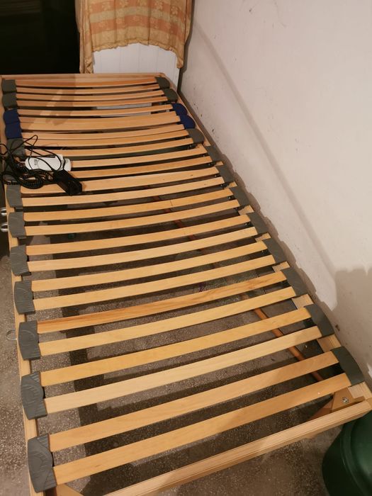 Pat medical cu ridicare electrică