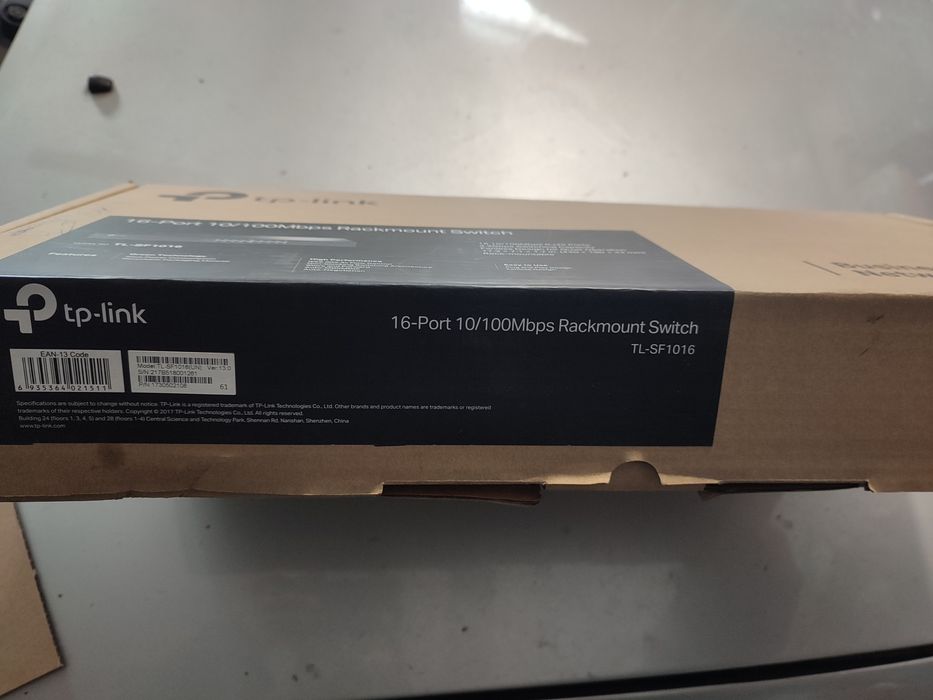 Продам коммутатор (switch). модель: TP‑Link TL‑SF1016DS Fast Ethernet