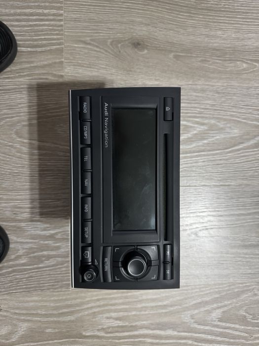 Vand navigatii pentru audi a4 b6/b7