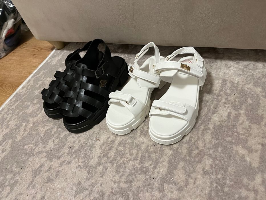 Черни и бели 2бр Сандали 34н нови