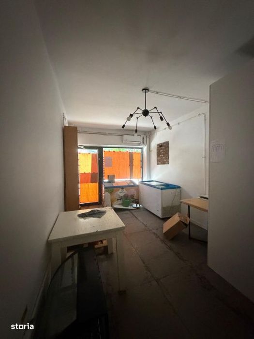 Spatiu comercial 35 mp, terasa generoasa, investitie, Craiovita Noua