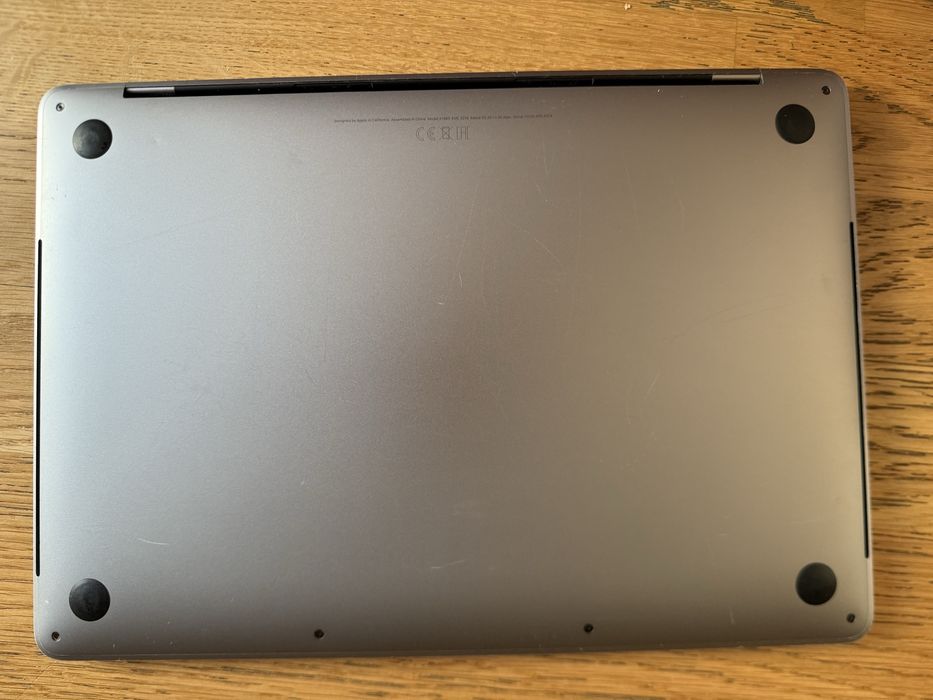 MacBook Pro 13″ 2018 – 8GB RAM, Intel i5, Complet Functional