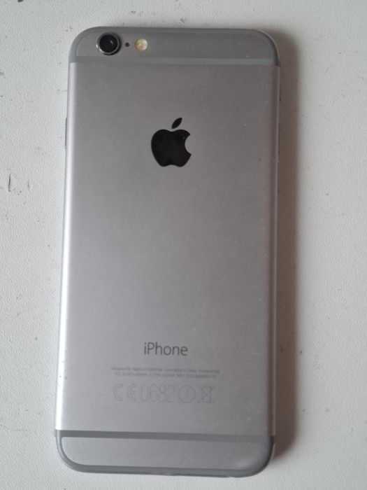Продам Iphone 6.