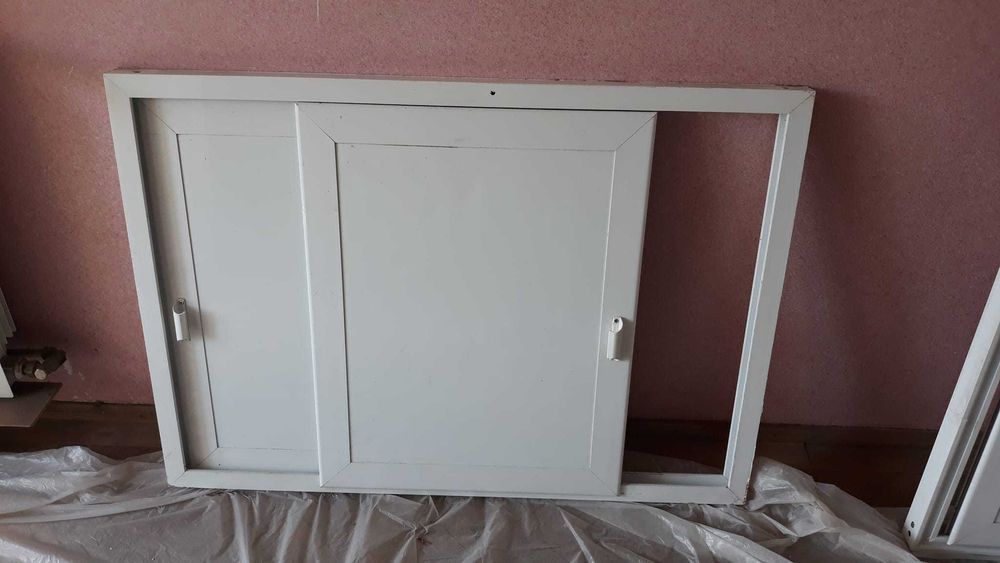 Usi glisante PVC