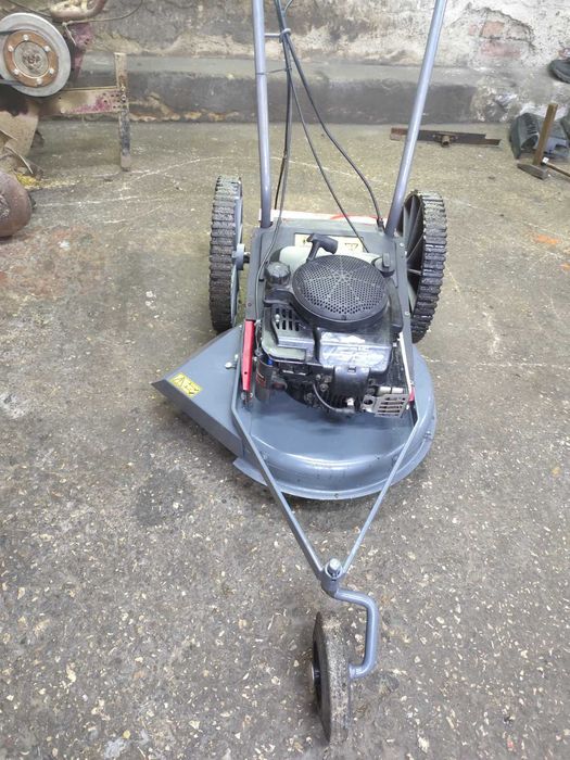 Самоходна косачка за голяма Трева !