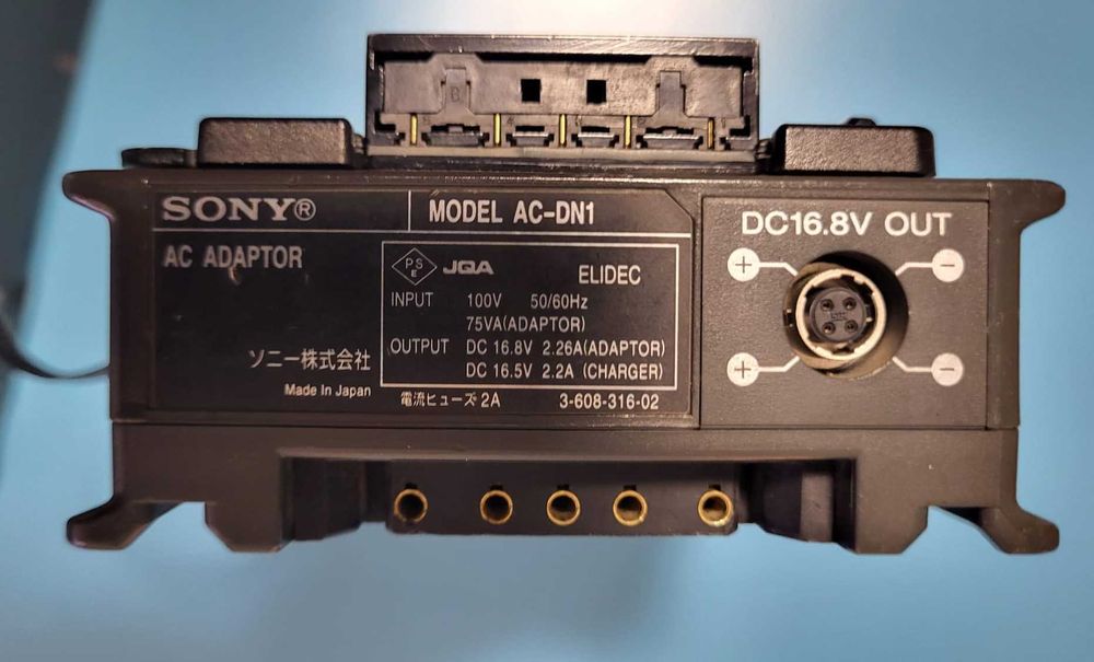 Baterie V-Mount + incarcator ORIGINALE SONY