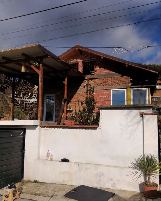 Продава къща в гр.Бобошево