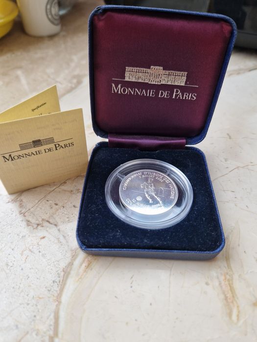 Сребърна монета  1 франк 2000г футбол