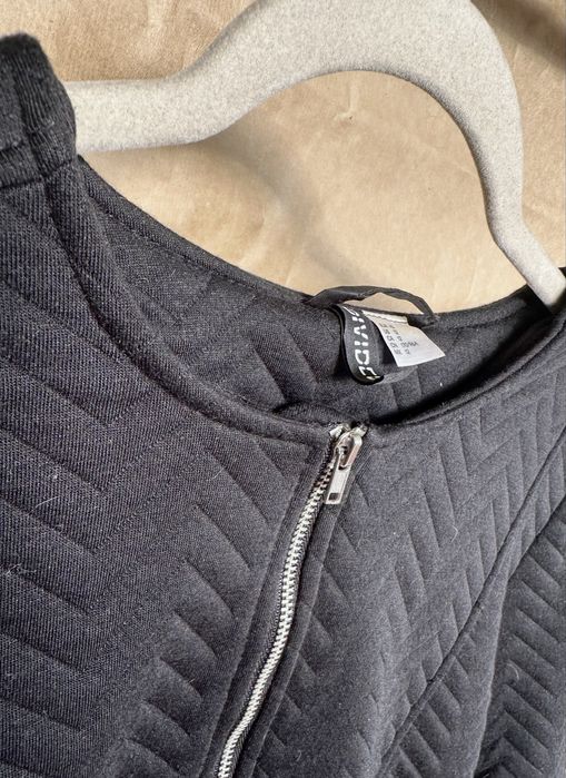 Дамско черно капитонирано яке H&M Divided – Размер EUR 42