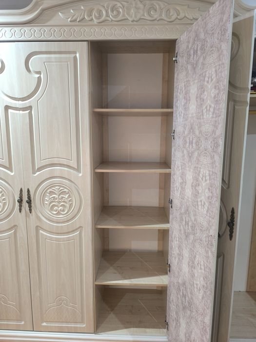 Үлкен классикалық 5 есікті шкаф