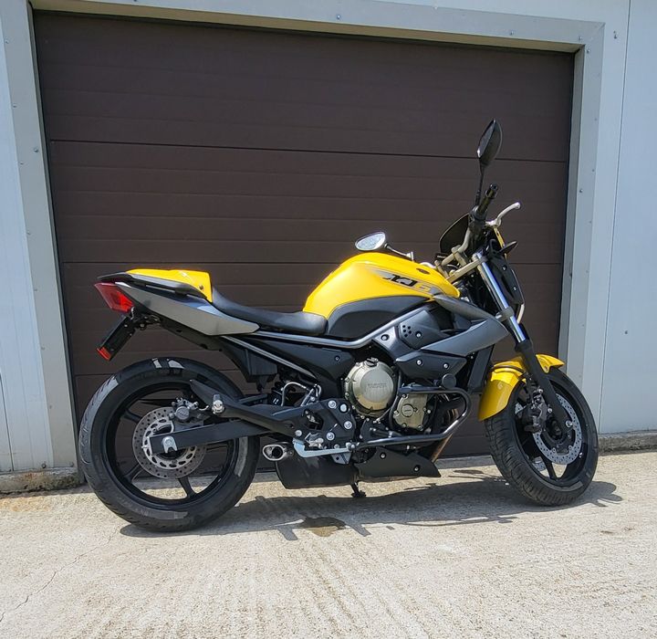 Vând Yamaha Xj6-N