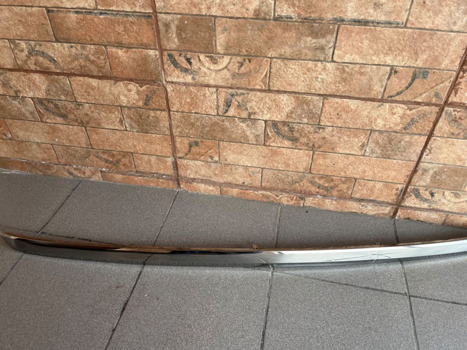 Вставка на задний бампер хром от Тойота Хайлендер U-40, 2012-13 г