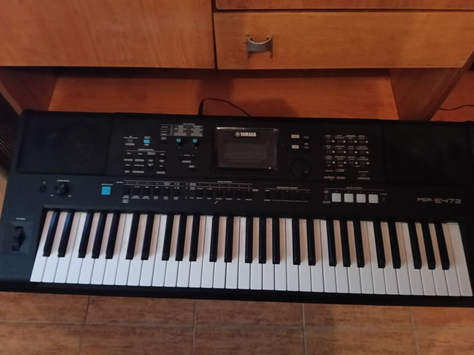Пиано PSR-E473 ново