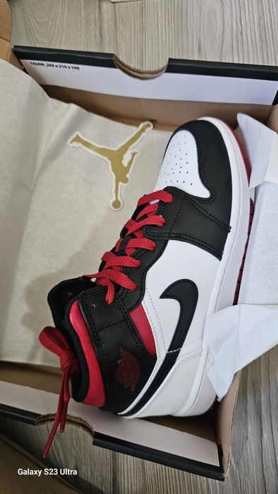 Papuci Air Jordan  1 mid