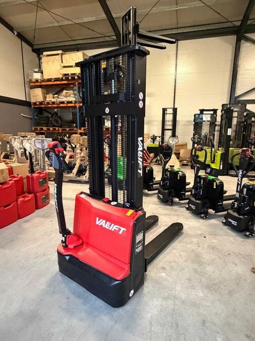 Liza electrica cu catarg Transpaleta electrica 1,5T VALLIFT DIN STOC