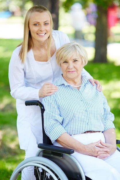 Предлогаю услуги сиделки