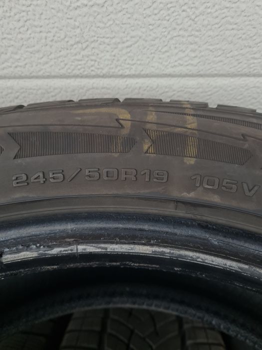 Зимни гуми 4 броя GOODYEAR UltraGrip 245 50 R19 дот 3523