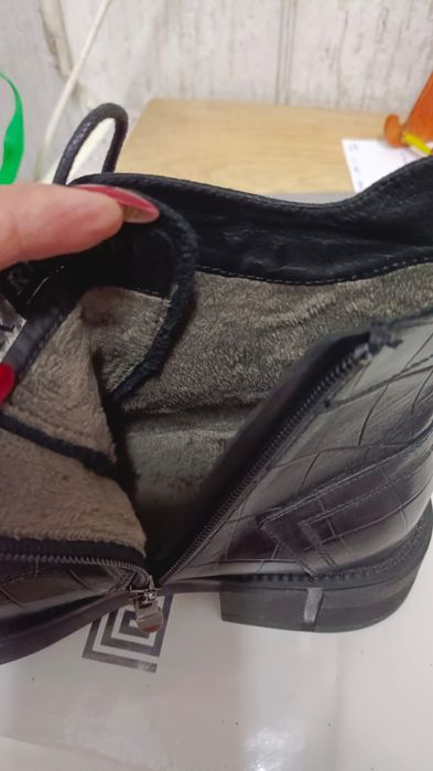 Женские ботинки демисезонные.