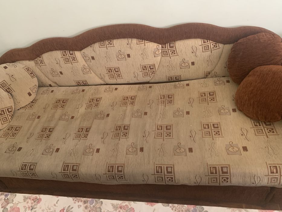 Ъглов диван с ракла