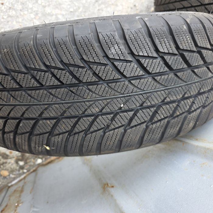 Bridgestone Зимни гуми 205 65 16
