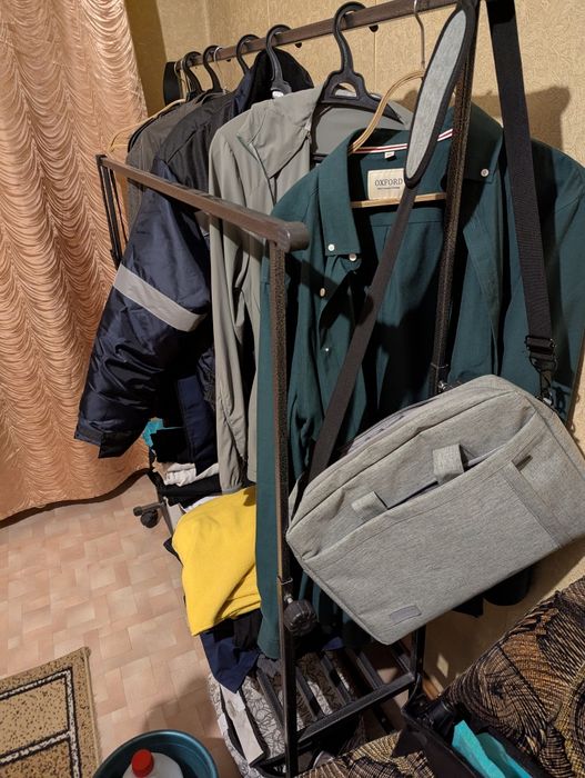 Стойка под одежду вешалка