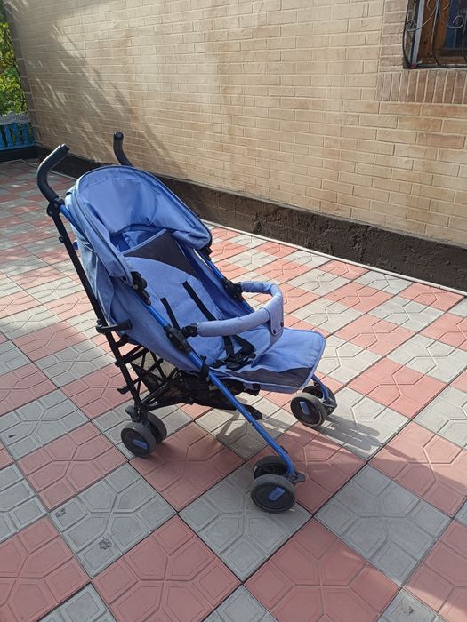 Продам коляску трость.