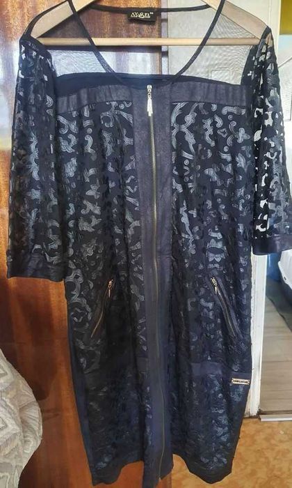 Дълга елегантна черна рокля