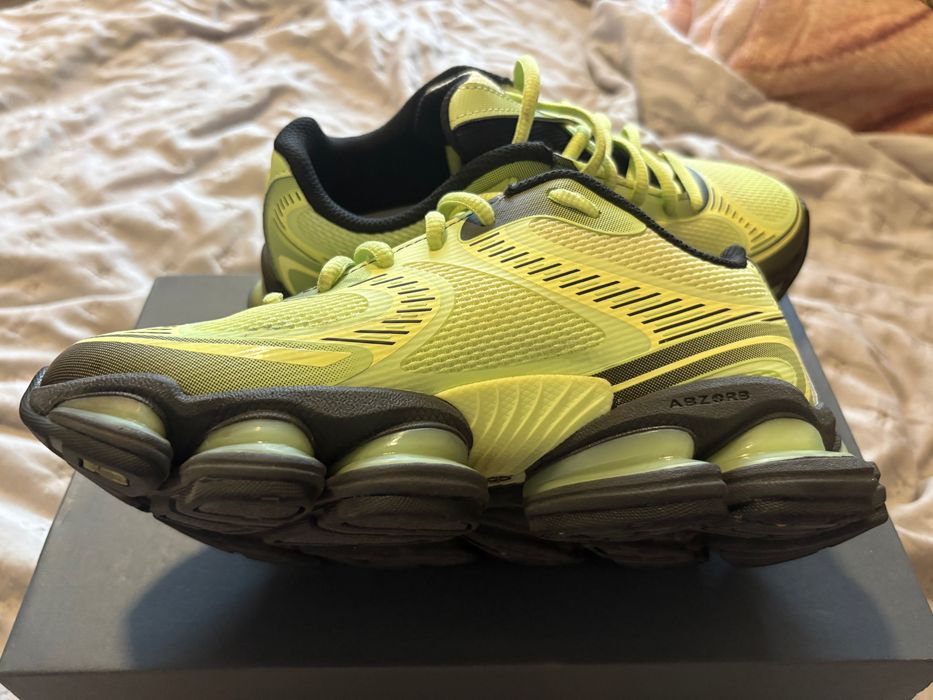 Маратонки new balance