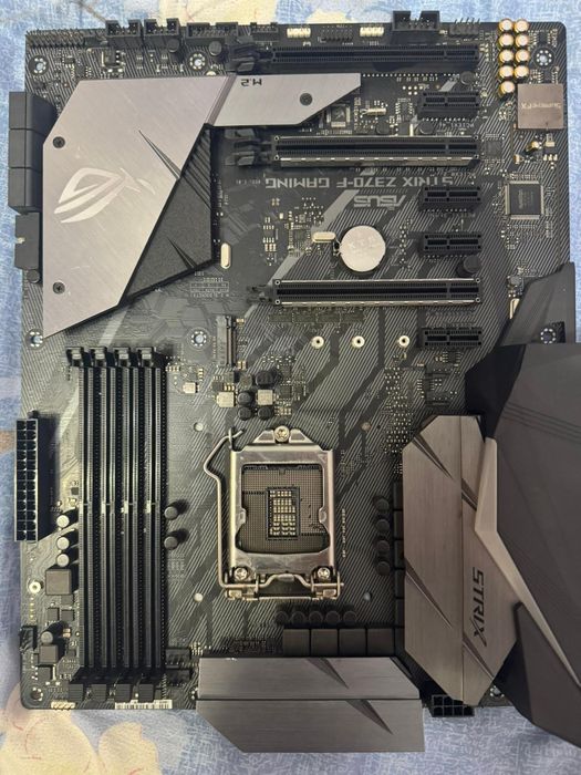 Placa de baza Asus ROG STRIX Z307-F gaming