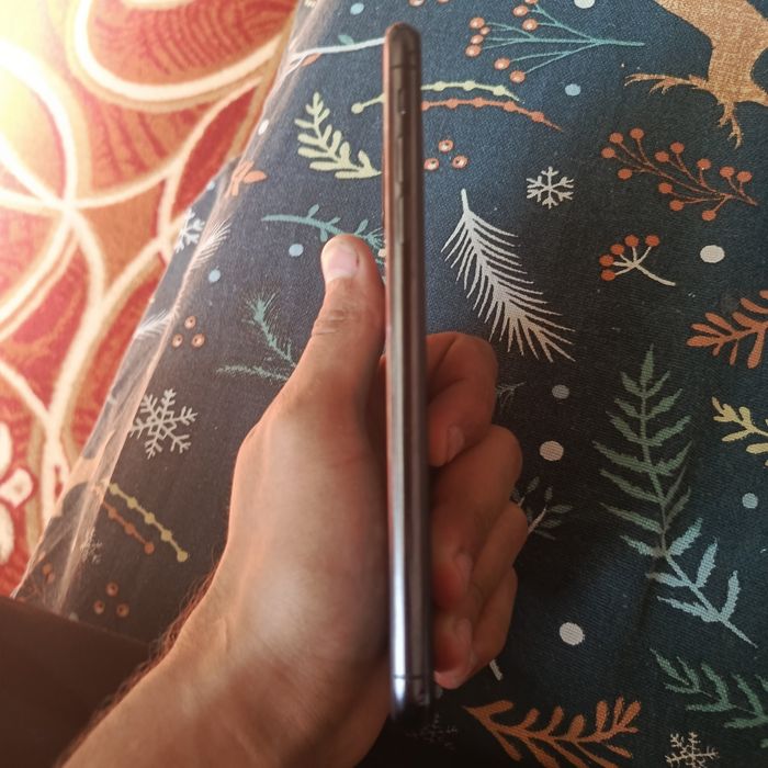 Продам айфон 10 в хорошем качестве