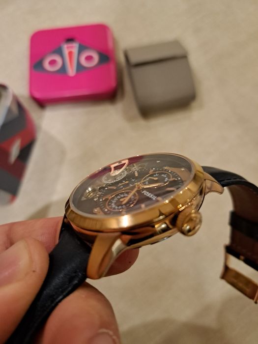 Часовник FOSSIL ME 1138