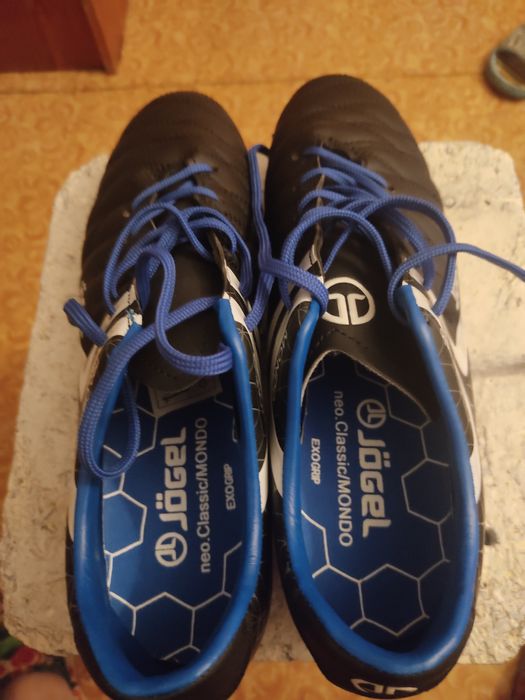 Бутсы футбольные