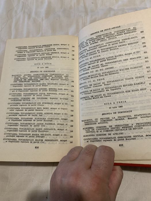 Carte veche despre comunism