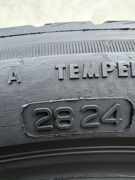 Vând patru anvelope de vara Bridgestone turanza  225 40 19 dot 2824