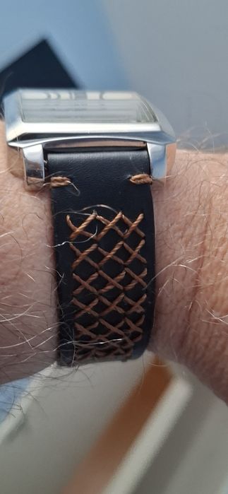 FESTINA ceas de mînă bărbătesc cu baterie si curea din piele.