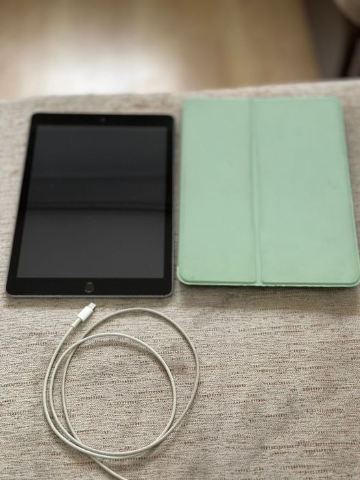 Ipad 6 хорошее состояние