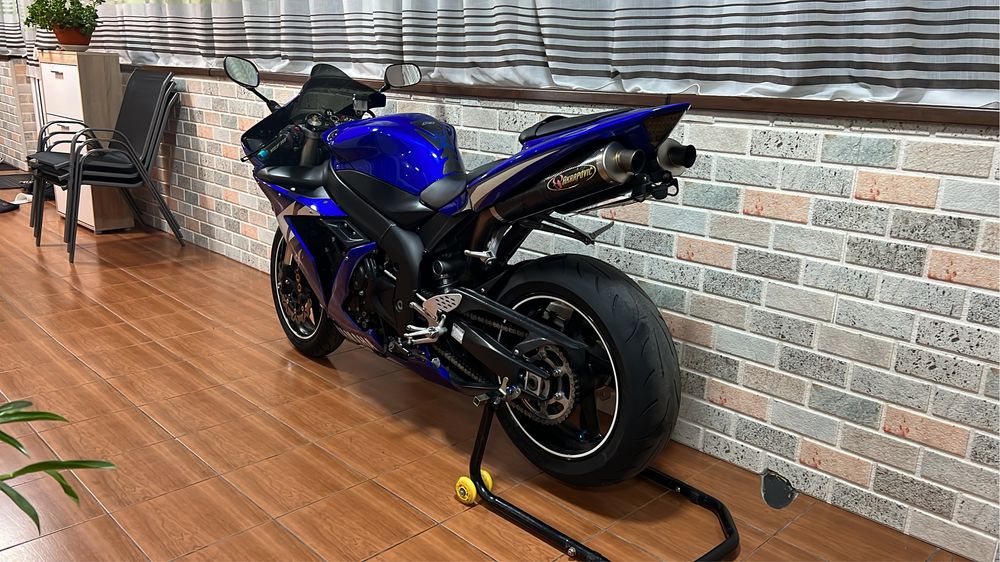 Yamaha YZF-R1