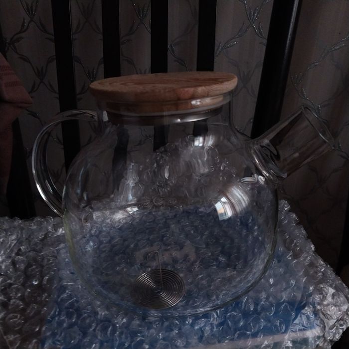 Чайники стеклянные  продам.