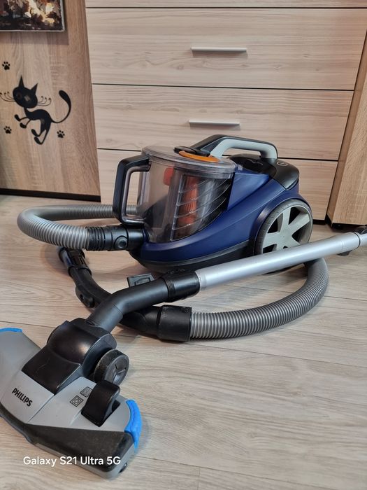 Мощна Прахосмукачка Philips 2000w