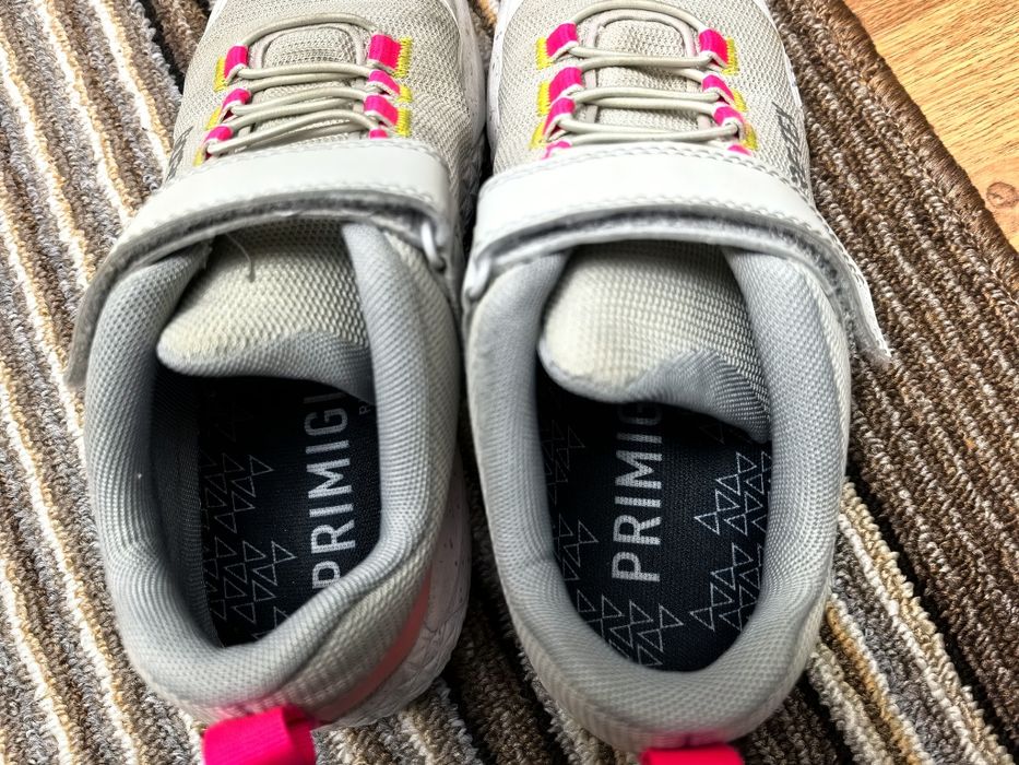 Vând pantofi sport Primigi Gore-tex