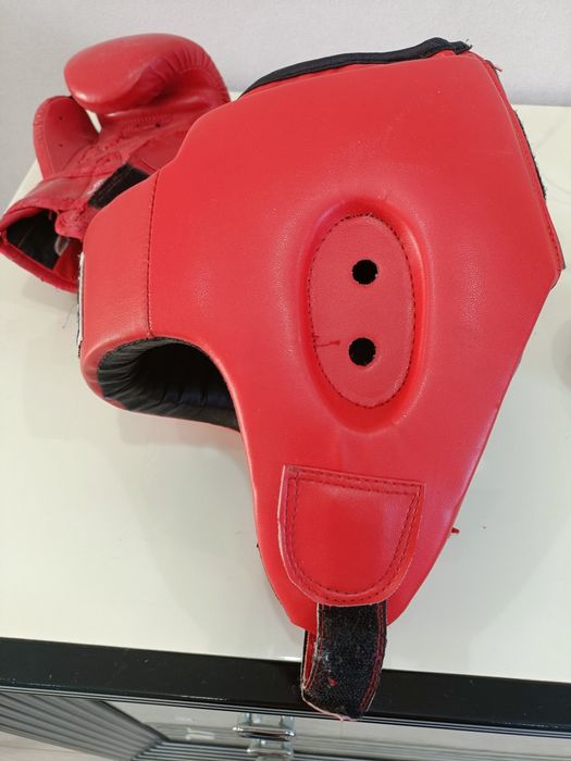 Шлем таэквондо в хорошем состоянии