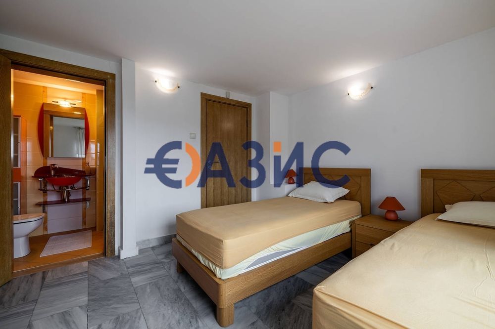 Продава се Къща в с. Кошарица, Област Бургас - 408 кв.м за 1713 €/кв.м - Снимка #9