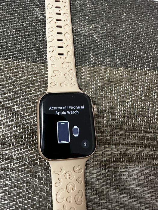 Apple watch se 44mm rose gold