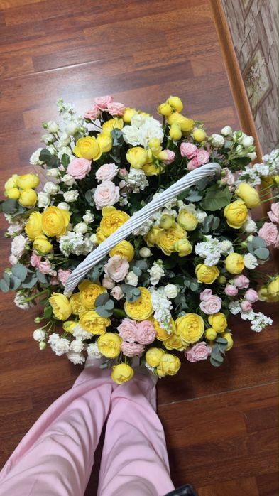 Цветы     Ranunculus,Spray Rose,Stock араласқан гүл