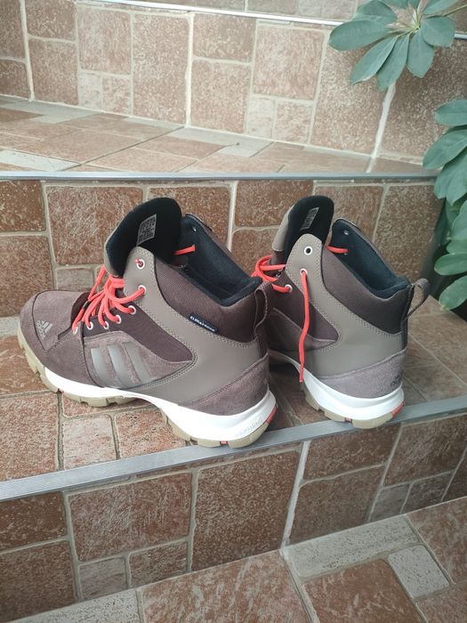 Vând ghete adidas Nr 43