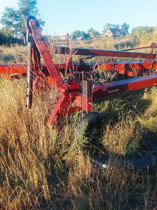 Продам плуг 8-корпусный полунавесной под К-701.