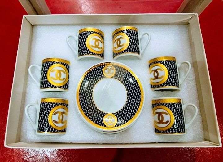 Set cadou 12 piese ( 6 cescute+6 farfuriute),cutie,saculet, etichetă