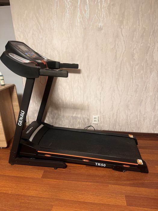 Продам беговую дорожку Genau TR50