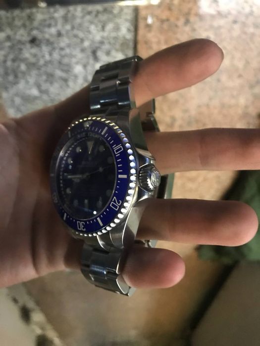 Rolex soat sotiladi