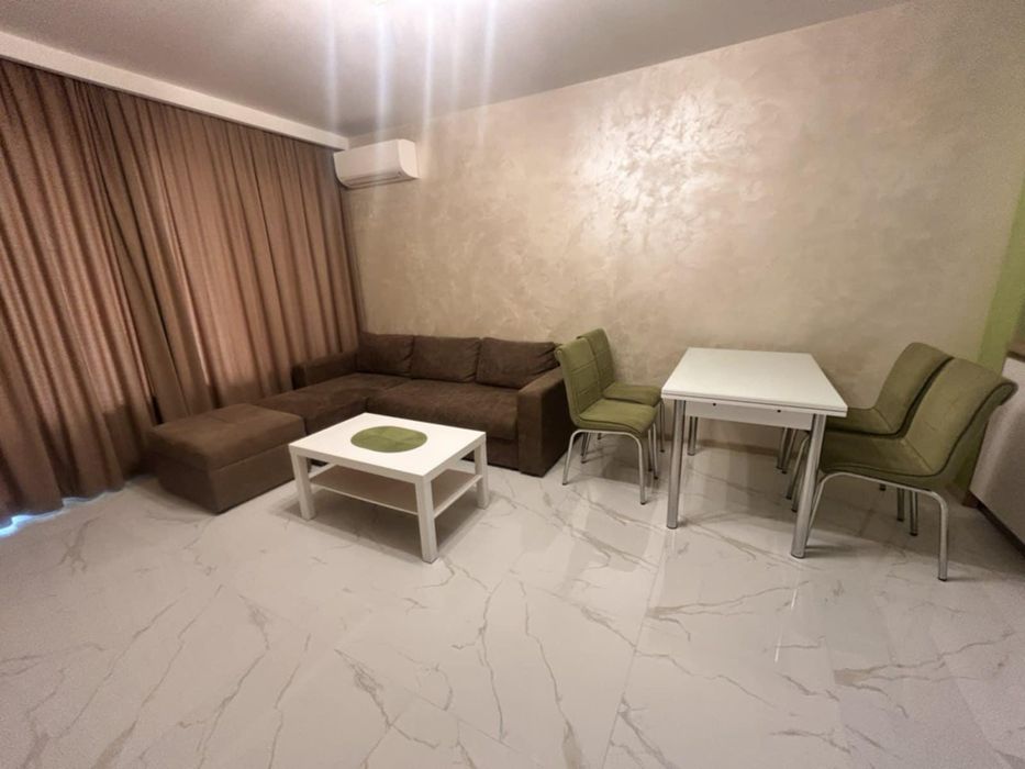 Дава се под наем Двустаен апартамент в Пловдив, Кършияка - 70 кв.м за 450 € - Снимка #2